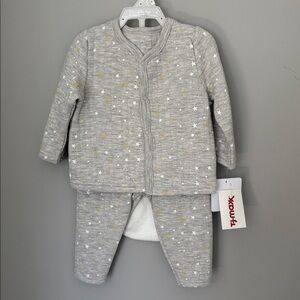 NWT 3 Piece Baby Set - 9M (onesie, pants and sweater)